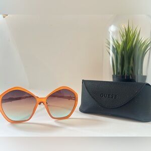 Guess Oversized Orange Gradient Sunglasses w/ Case – Women’s Fashion Shades
